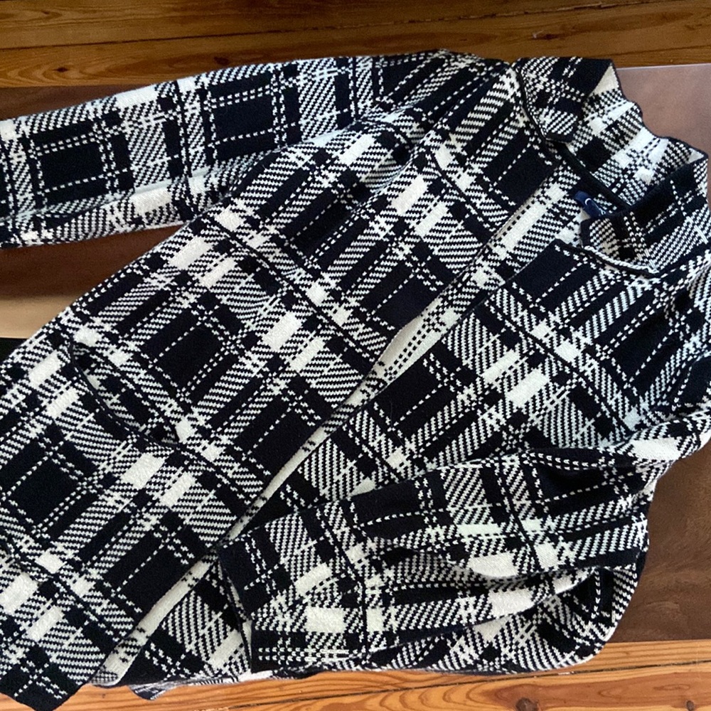 Beautiful Houndstooth Cardigan